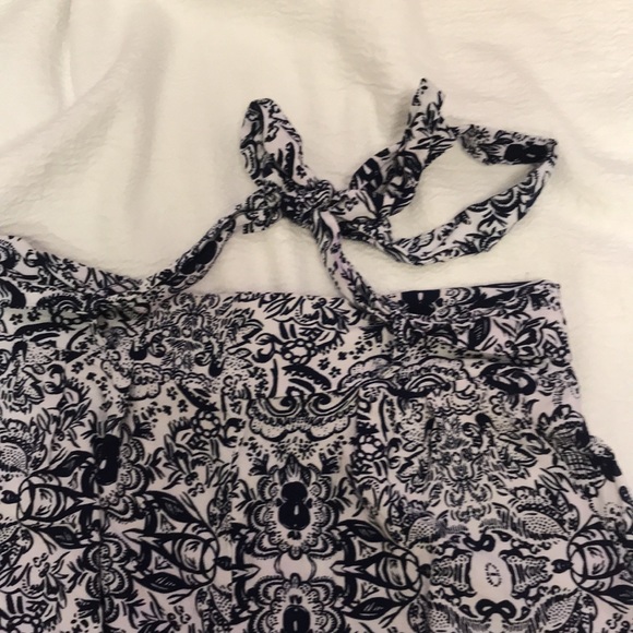 Charlotte Russe shorts - Picture 3 of 5